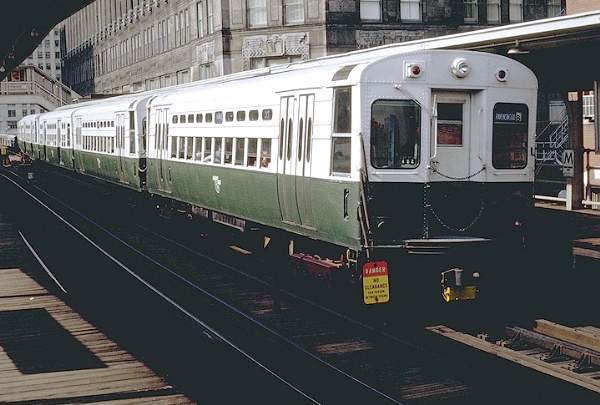 usr_m_chi+el_0035_merchandisemart_19710707_douggrot+jt_0649.jpg