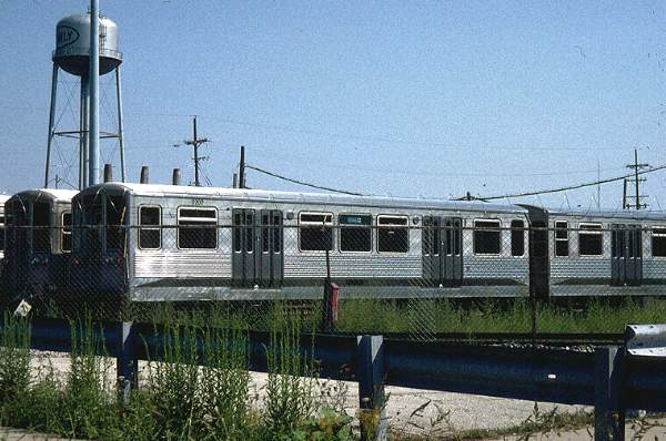 usr_m_chi+el_2202_54thaveyard_19990904_mikfar_1181.jpg