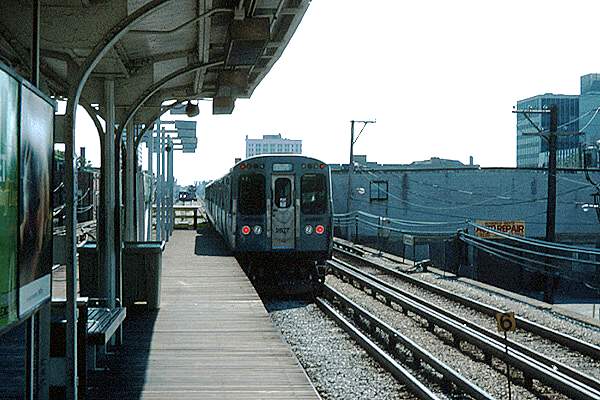 usr_m_chi+el_2677_berwyn_19990926_mikfar_0901.jpg
