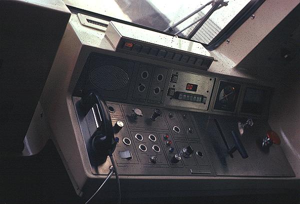 usr_m_chi+el_misc_operator+console_daveme_0144.jpg