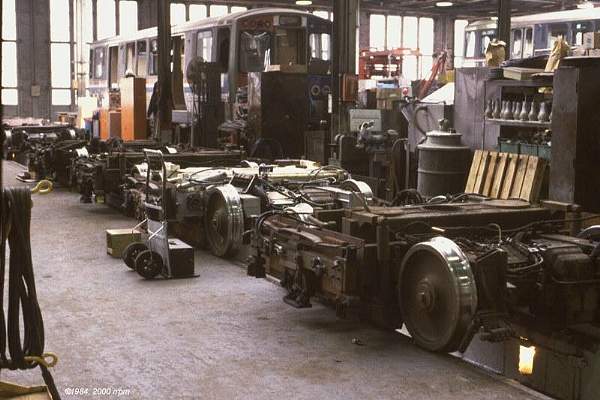 usr_m_chi+el_misc_skokieshops+trucks_mikcro_1203.jpg