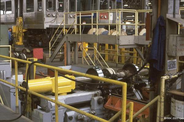 usr_m_chi+el_misc_skokieshops+wheellathe_mikcro_1197.jpg