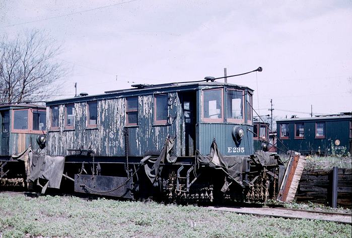 usr_m_chi+stcr_work'sweeperplow+e235_77thstation_bobleff_1340.jpg