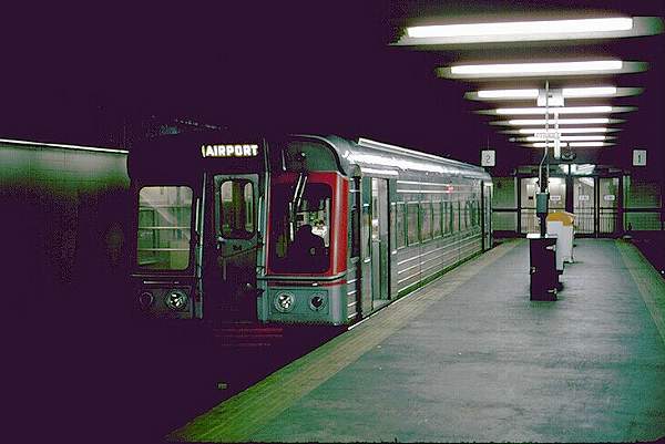 usr_m_cle+rapid_15x_airportstation_bvcs_cts198.jpg