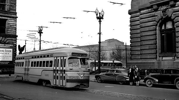 usr_m_cle_4265_publicsquare_1947_bv_bvc026.jpg