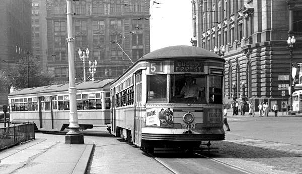 usr_m_cle_5007_publicsquare_194607_bv_bvc035.jpg