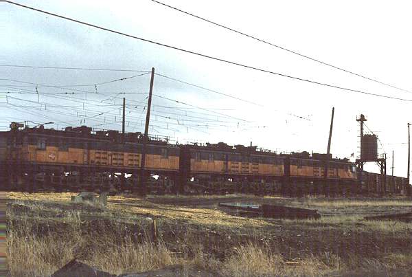 usr_m_cmstp_boxcab_butte_197404_kenharr_milw105.jpg