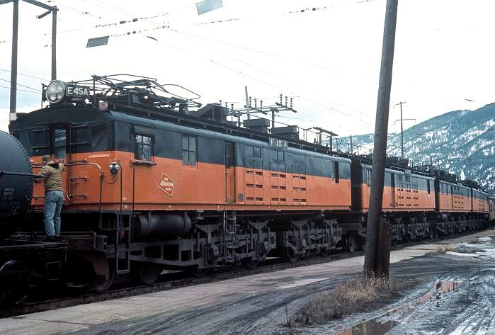 usr_m_cmstp_e45_resse_milw142.jpg