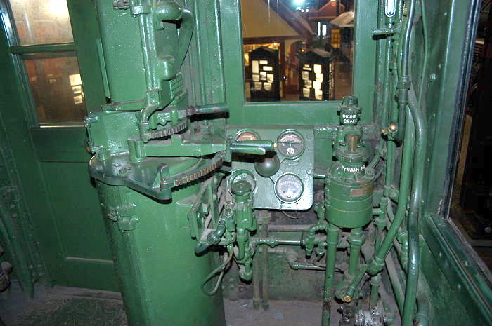 usr_m_cmstp_e50_engineercontrols_dave_milw138.jpg