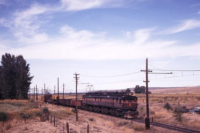 usr_m_cmstp_e50_worktraininmontana_19690910_ss_milw149.jpg
