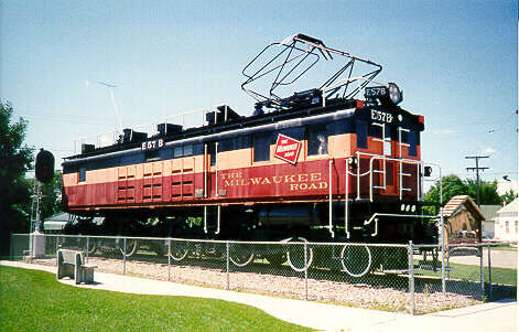 usr_m_cmstp_e57_harlowtownmt_milw044.jpg