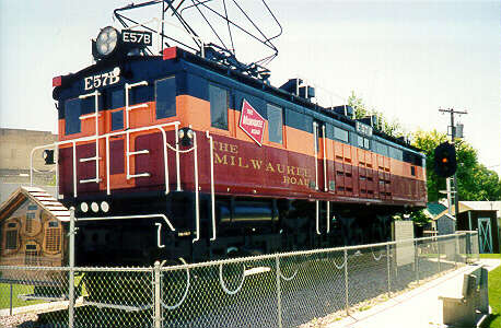 usr_m_cmstp_e57_harlowtownmt_milw045.jpg
