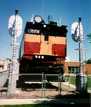 usr_m_cmstp_e57_harlowtownmt_milw046.jpg