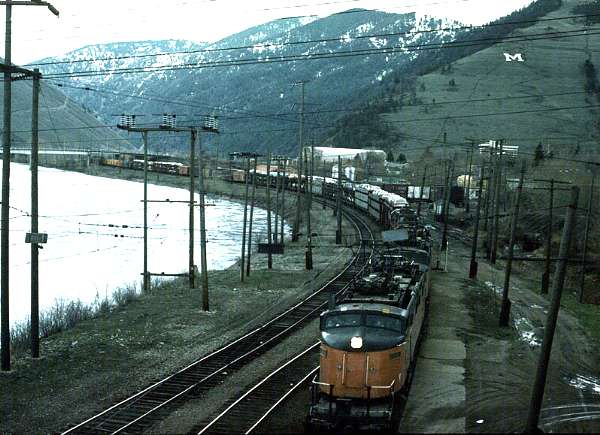 usr_m_cmstp_ef4_alongclarkfork_197404_kenharr_milw093.jpg