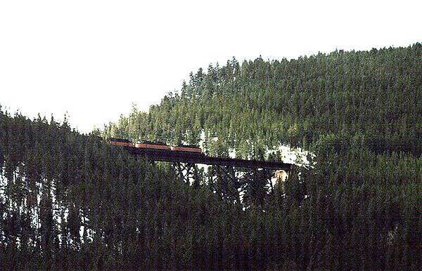 usr_m_cmstp_ef4_eastofpipestone_kenharr_milw112.jpg