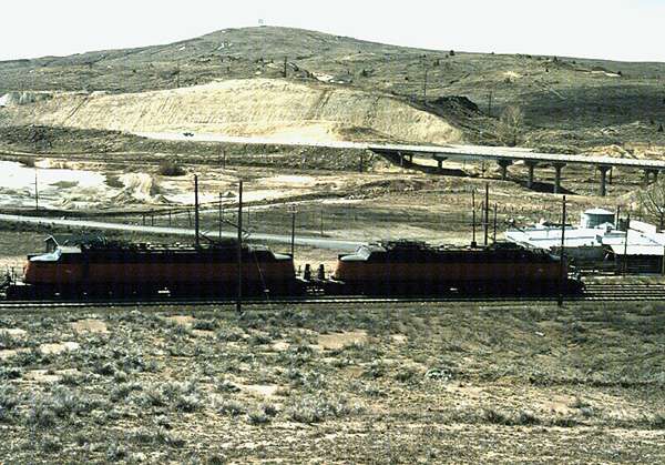 usr_m_cmstp_ef4_nearbutteyard_kenharr_milw117.jpg