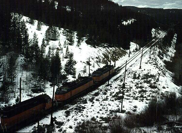usr_m_cmstp_ef4_pipestonepasswb_kenharr_milw114.jpg