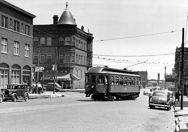 usr_m_cnsm_pass_300_downtownwaukegan_105.jpg