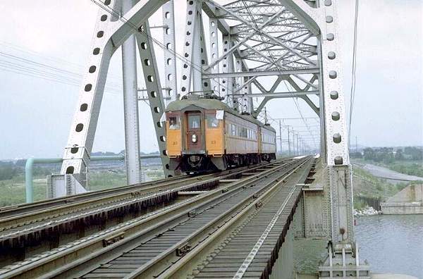 usr_m_csssb_css_023_calumetriverbridge_ss178.jpg