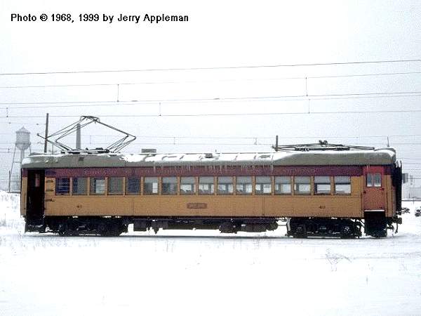 usr_m_csssb_css_040_michigancityshops_ss231.jpg