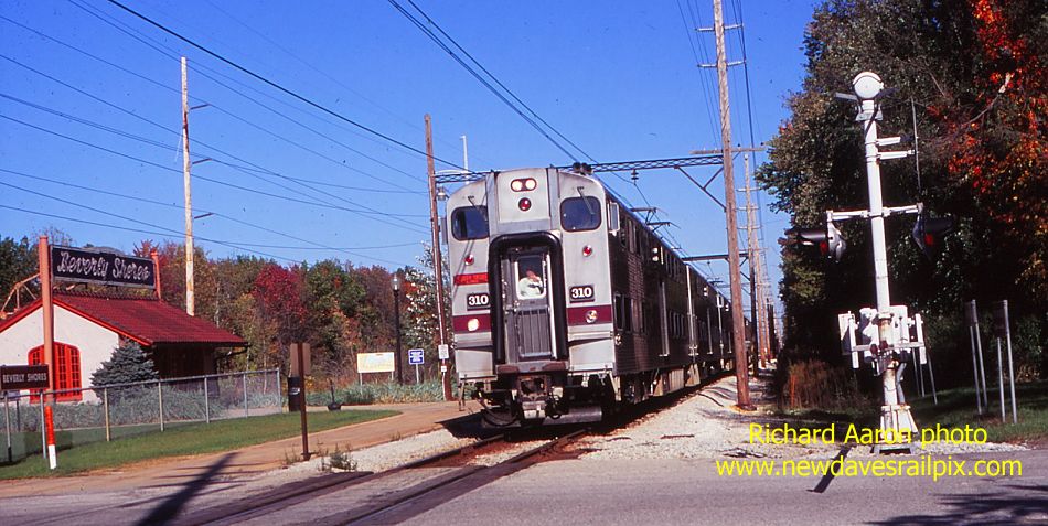 usr_m_csssb_nic_310_beverlyshores_train118_20101009_riaar.jpg