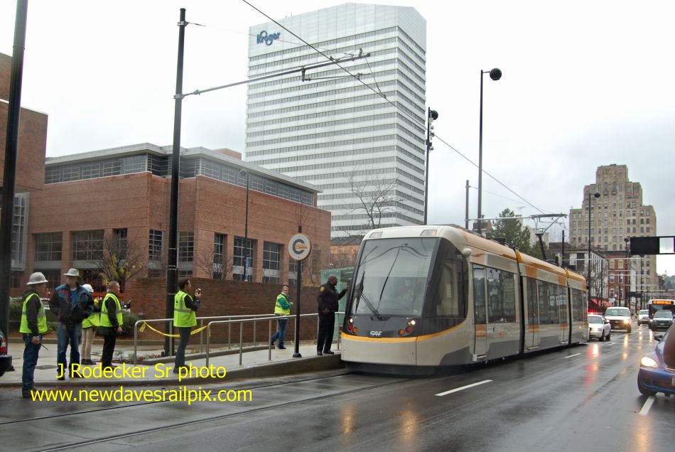 usr_m_cvg_caf_1175_walnut9th_publiclibrarystop_20151201_3877_jrod.jpg