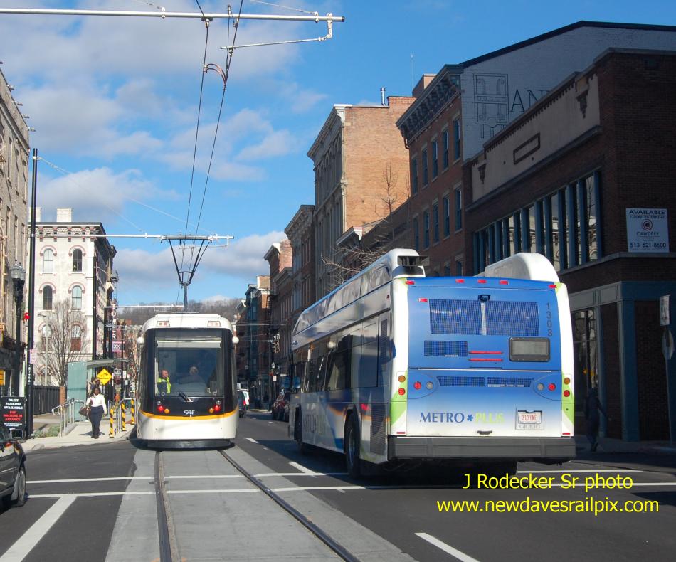 usr_m_cvg_caf_1176_walnut12th_hankeexchangestation_20151217_4421_jrod.jpg