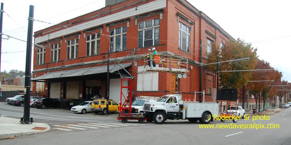 usr_m_cvg_misc_elmhenry_overheadwirework_20151106_2855_jrod.jpg
