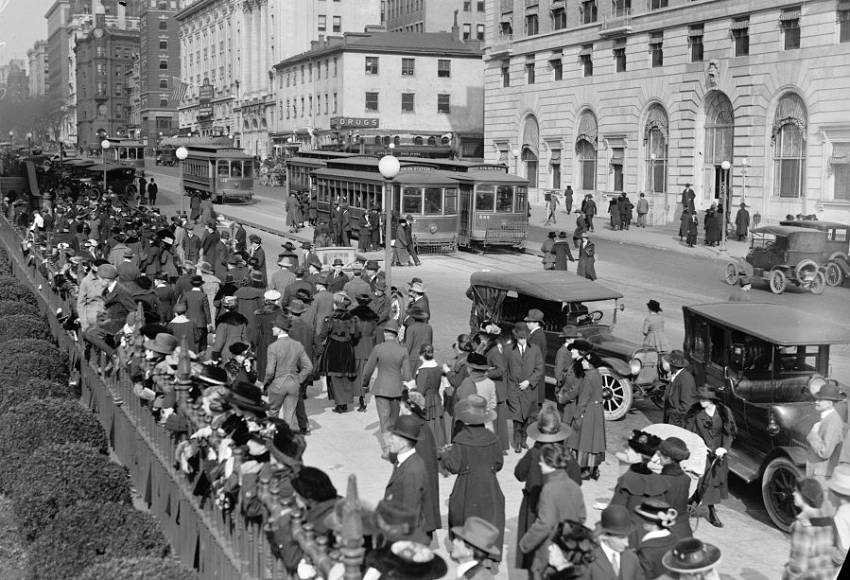 usr_m_dca_conv_c004_streetcartraffic_1918_sm_dct335.jpg