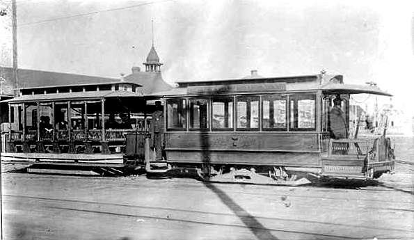 usr_m_den_007_trailer_1910_dt207_dpl.jpg