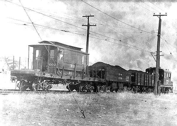 usr_m_den_intmtn_0901_nearleyden_jh_dim21.jpg