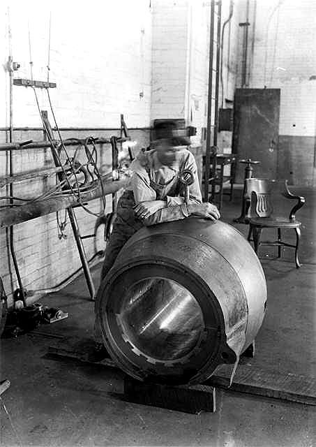 usr_m_den_misc_facilities_motorshop_1910_dt213_dpl.jpg