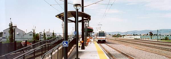 usr_m_den_rtd_022_oxfordstation_20000715_bv_02.jpg