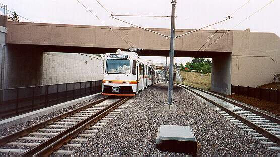 usr_m_den_rtd_023_littletondowntownstation_20000719_bv.jpg