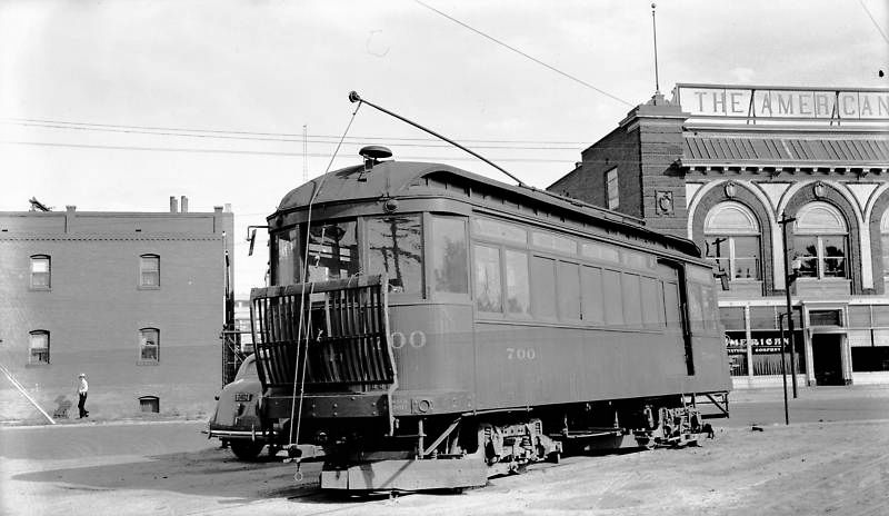 usr_m_den_work_700_wreckcar_194007_ort_dt240.jpg
