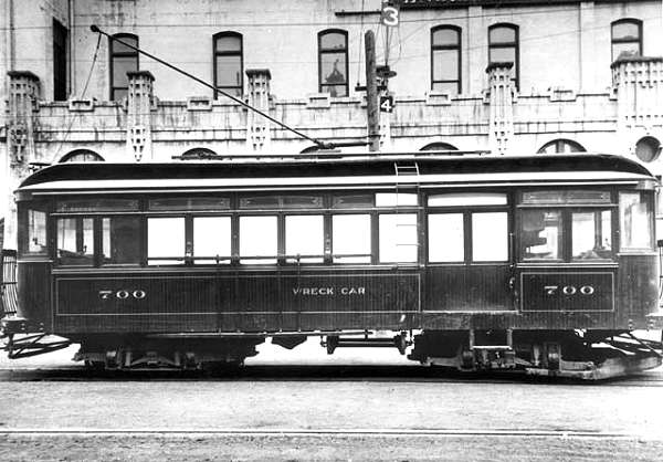 usr_m_den_work_700_wreckcar_centralloop_1924_dt149_dpl.jpg
