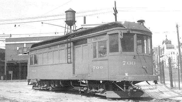 usr_m_den_work_700_wreckcar_dt021_jh.jpg