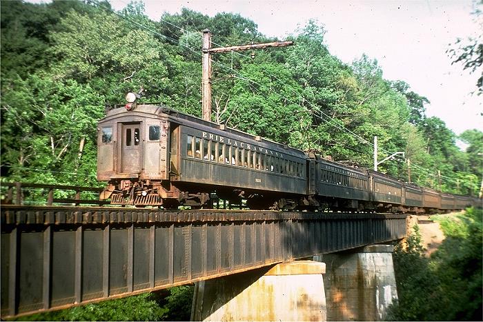 usr_m_dlw_3221_millingtonhighbridge_19770618_jt_dlw069.jpg