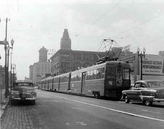 usr_m_eastbay_key_bridge_xxx_twocartraindowntownoalkand_143.jpg