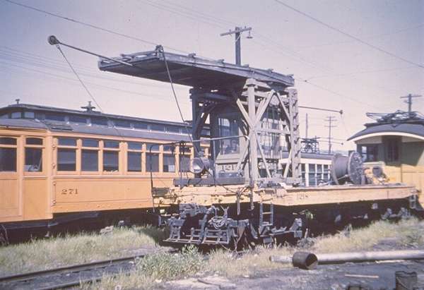usr_m_eastbay_key_misc_crane1218_emeryville_083.jpg