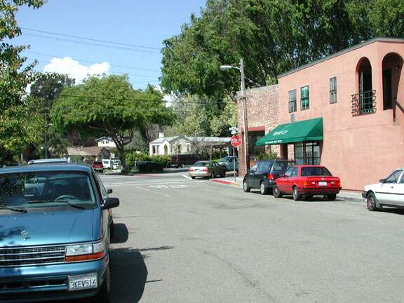 usr_m_eastbay_key_misc_thennow_montereyhopkins_02_js_137.jpg