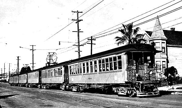 usr_m_eastbay_key_shpyrd_504_leadingsixcartrain_mbns_065.jpg