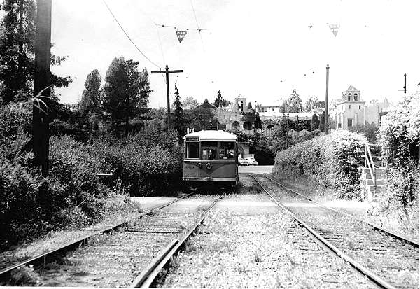 usr_m_eastbay_stcr_949_communitycenterstop_jsns_132.jpg