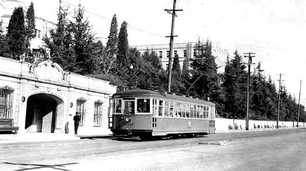 usr_m_eastbay_stcr_976_14thavehighlandhospital_jsns_152.jpg