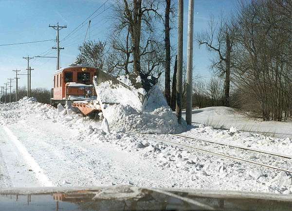 usr_m_iatr_050_withplow_19961226_dj_132.jpg