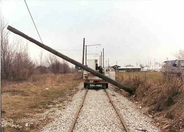 usr_m_iatr_misc_downedpoles_dj_162.jpg