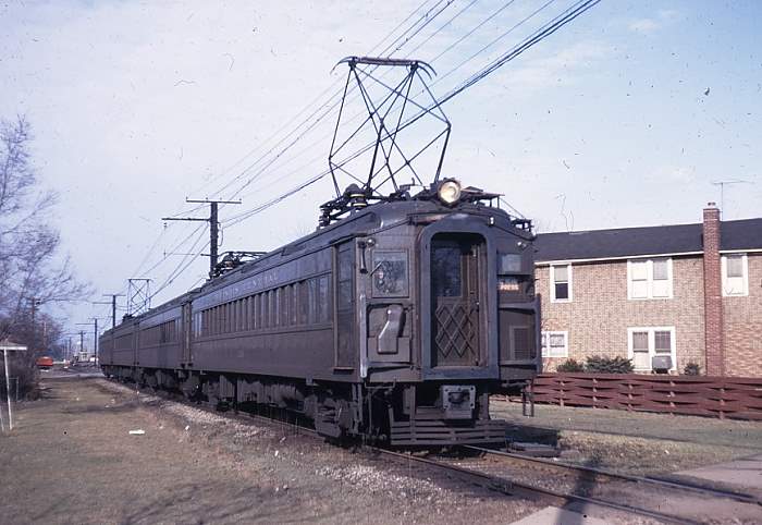 usr_m_ic_ps_1144_1384_1111_1352_walnut_19680313_ss_208.jpg