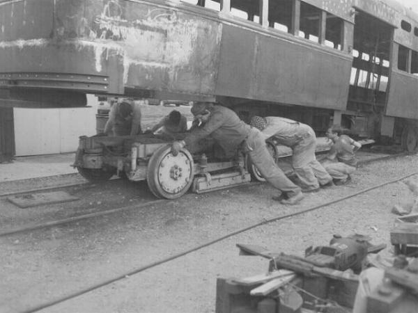 usr_m_museum_illinoisrailway_cle4223_trucks_19970704_irm004_dmeh.jpg