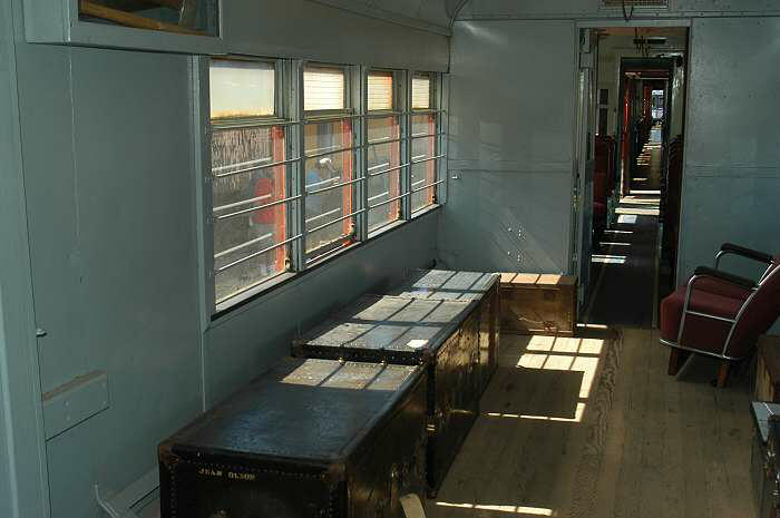 usr_m_museum_illinoisrailway_cnsm0251_baggagecompartment_20030920_irm210_dmeh.jpg