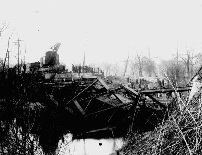 usr_m_it_misc_bridgecollapse_neardanville_bv_299.jpg